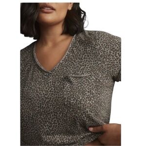 Anthropologie T. La. Grey Animal  Print Classic V Neck Top Casual  Sz L Petite